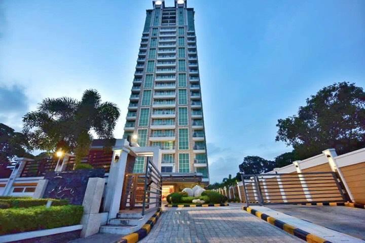 Padgett Place Prime Suites Cebu Esterno foto