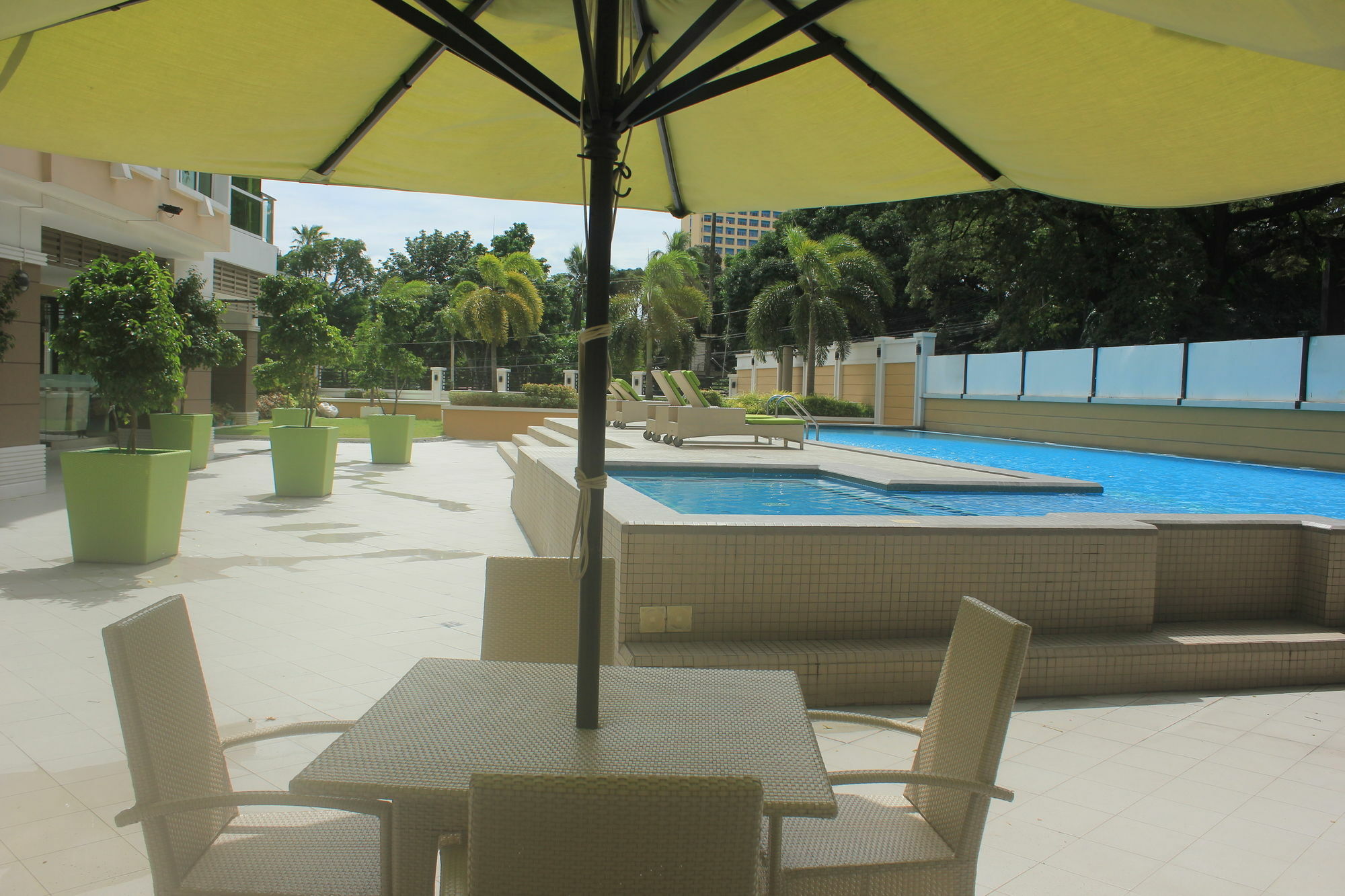 Padgett Place Prime Suites Cebu Esterno foto