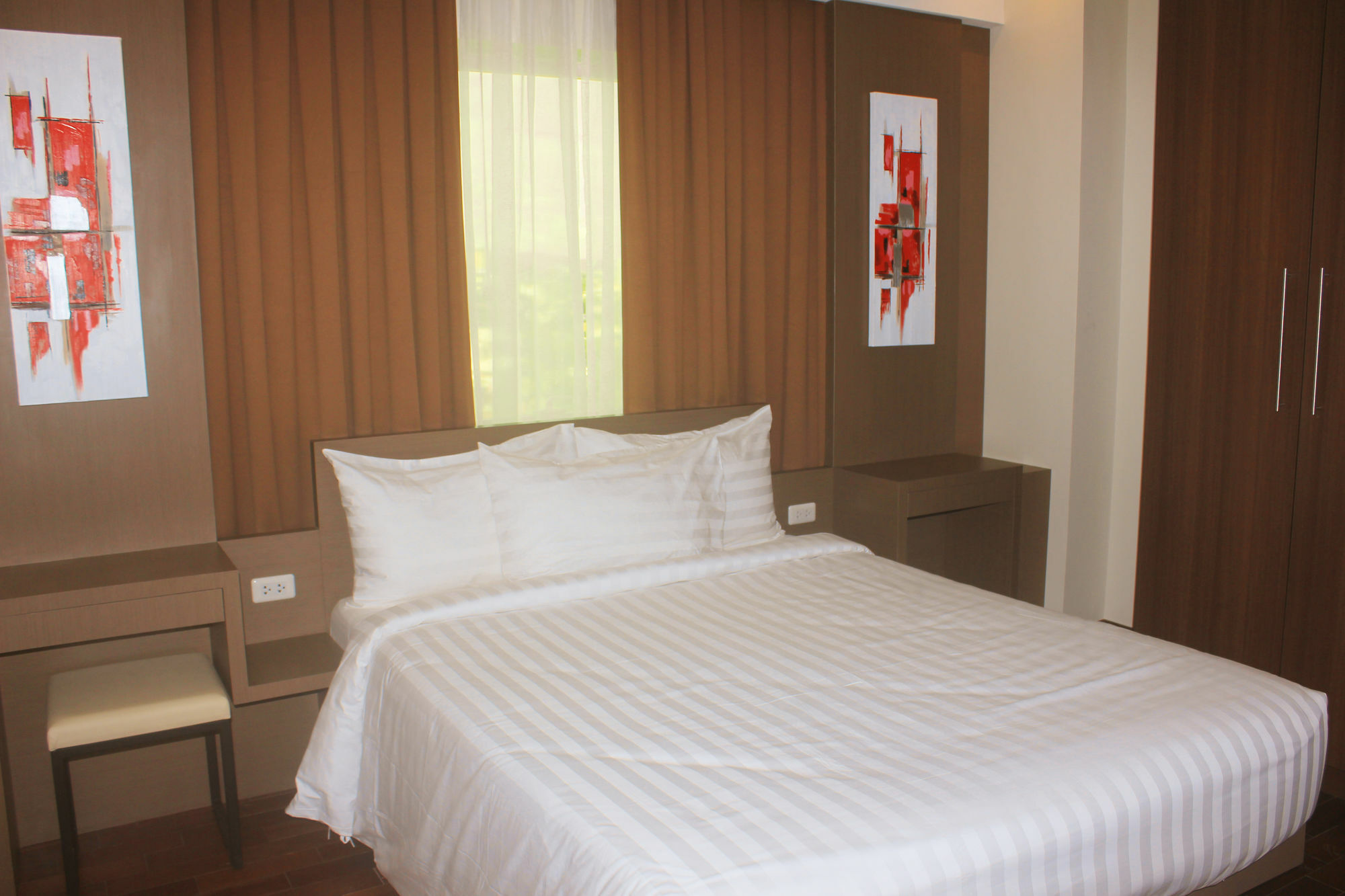 Padgett Place Prime Suites Cebu Esterno foto