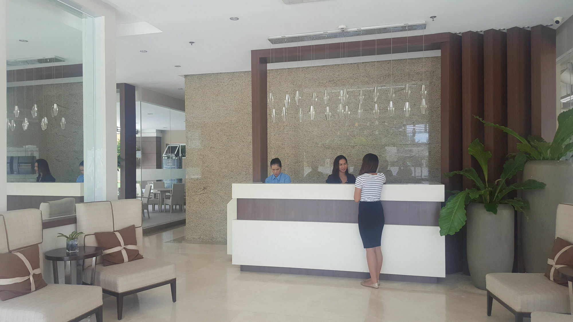 Padgett Place Prime Suites Cebu Esterno foto